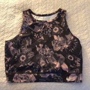 Nike crop top/sports bra